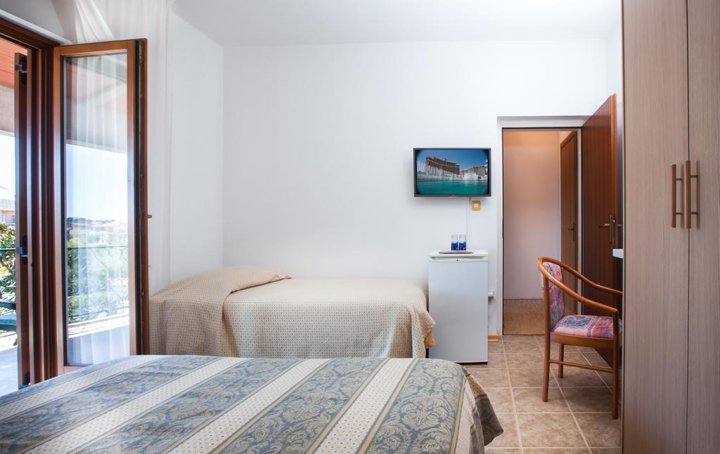 B&B Moderno Fazana Room photo